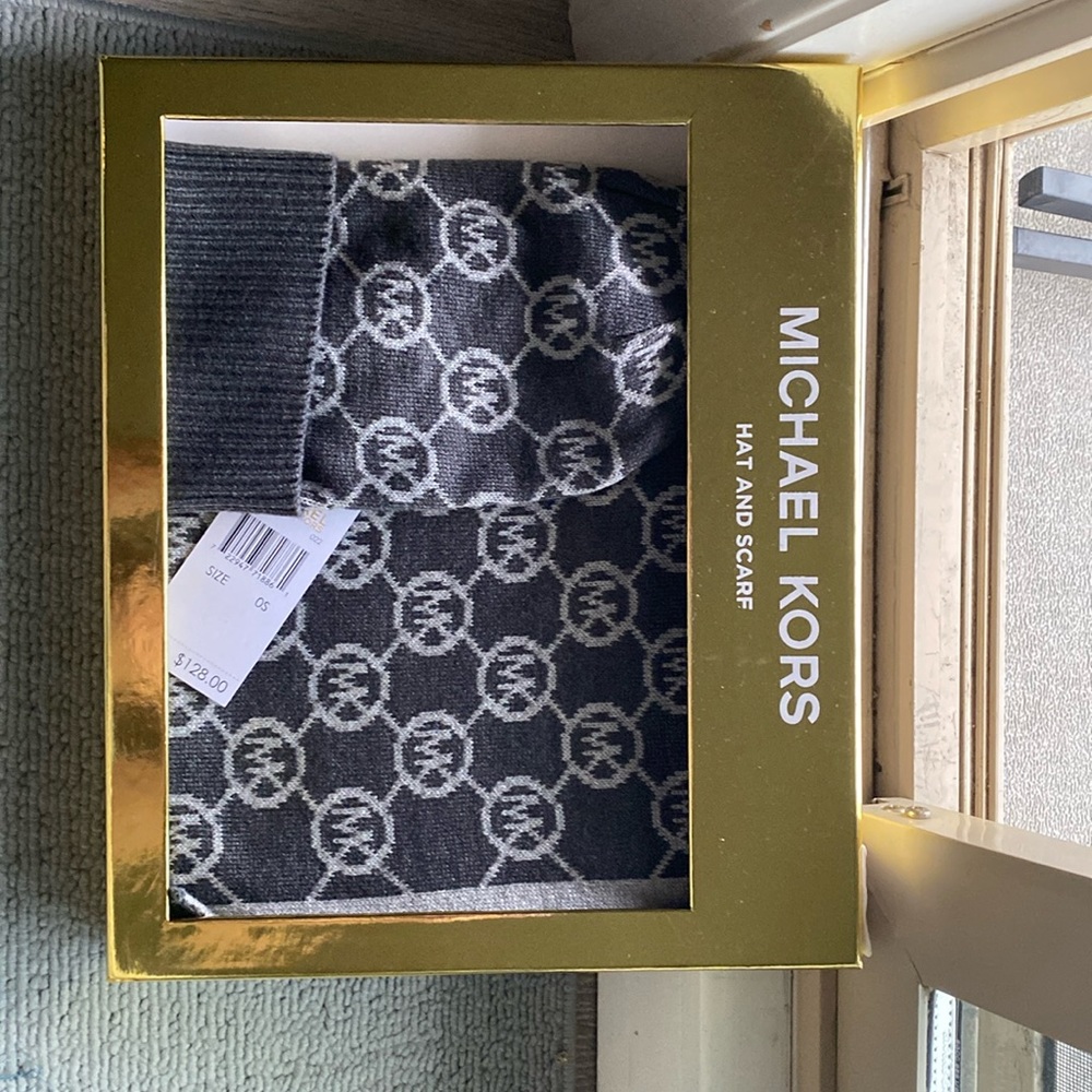 MK hat and scarf new in box